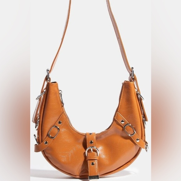 Fame Multi Belt Strap Accent Shoulder Bag🆕 - Picture 2 of 4